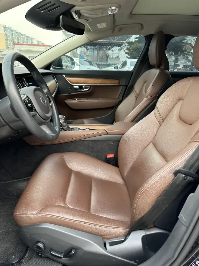 2020 Volvo S90 2.0T 254HP L4 8AT,autocango,china used car exporter,china ev exporter,chinese used car exporter,chinese used ev exporter