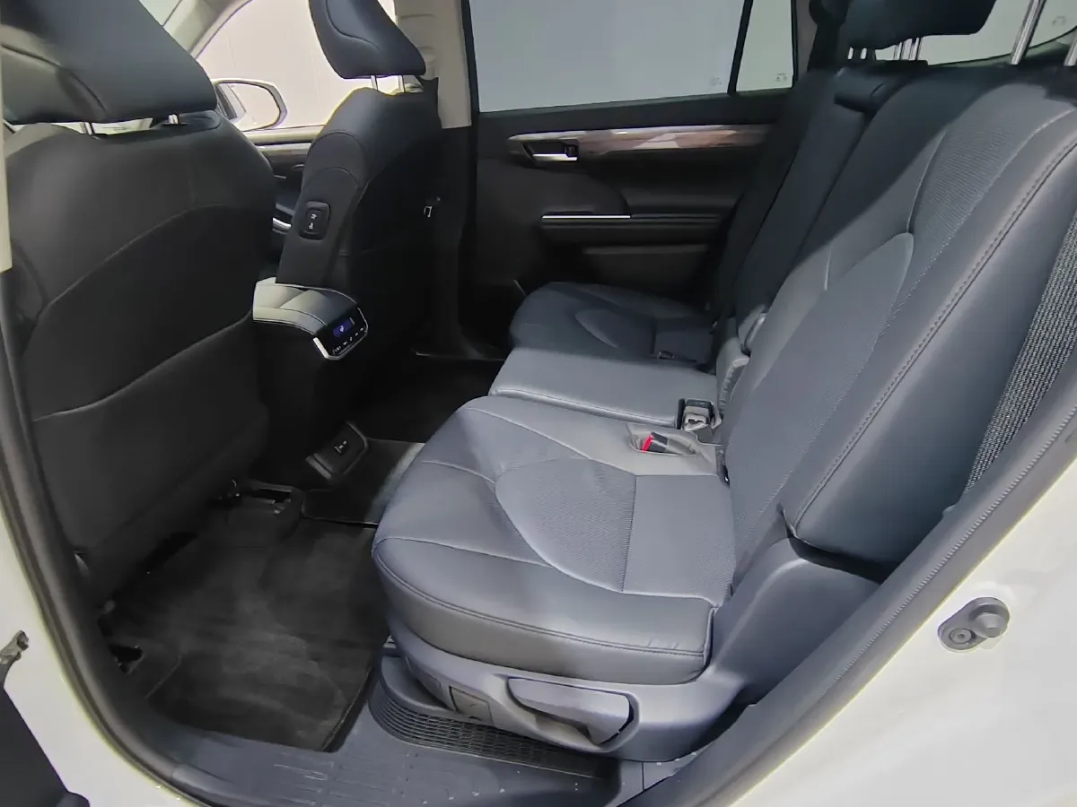 2024 Toyota Highlander 2.5L 189HP L4 E-CVT Hybrid,autocango,china used car exporter,china ev exporter,chinese used car exporter,chinese used ev exporter