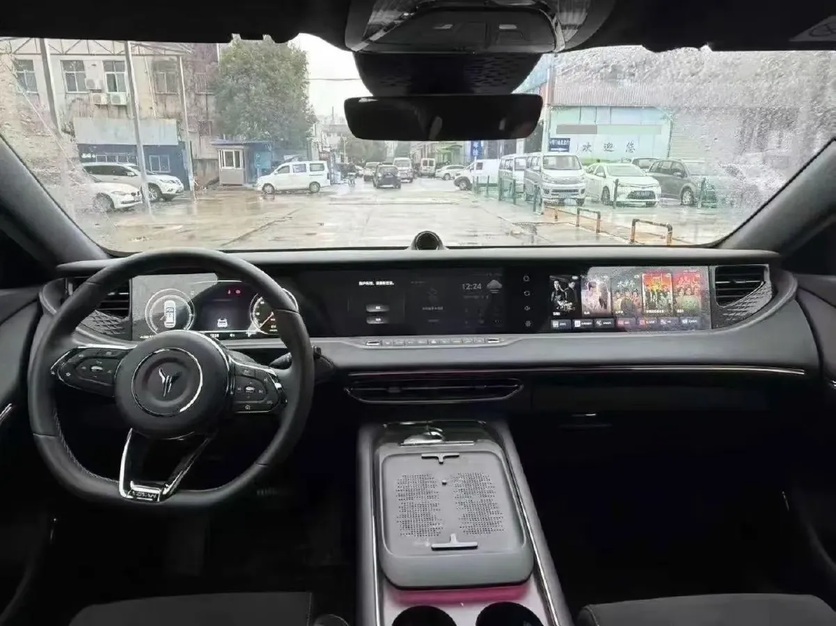 2025 Voyah FREE 1.5T 150HP L4 REEV 43KWH,autocango,china used car exporter,china ev exporter,chinese used car exporter,chinese used ev exporter