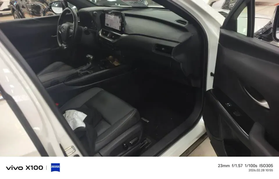 2022 Lexus UX 2.0L 146HP L4 E-CVT Hybrid,autocango,china used car exporter,china ev exporter,chinese used car exporter,chinese used ev exporter