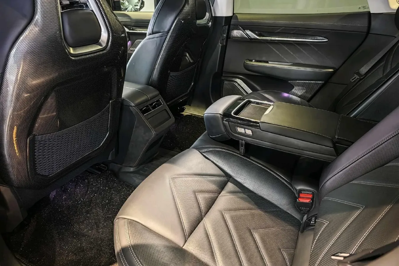 2023 Zeekr 001 BEV 100KWH,autocango,china used car exporter,china ev exporter,chinese used car exporter,chinese used ev exporter