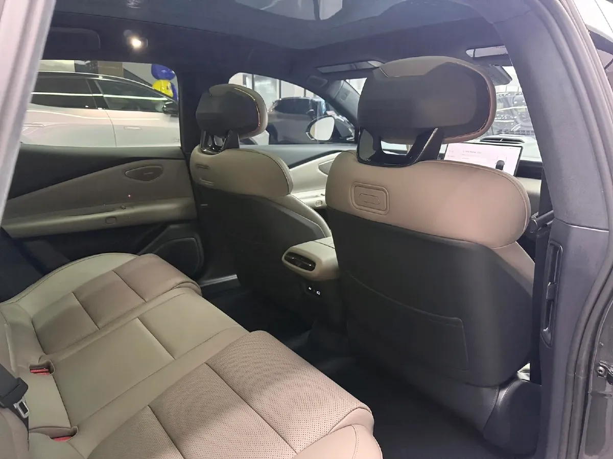 2025 LYNK&CO Z10 BEV 95KWH,autocango,china used car exporter,china ev exporter,chinese used car exporter,chinese used ev exporter