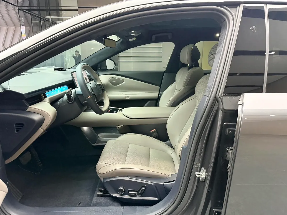 2025 LYNK&CO Z10 BEV 95KWH,autocango,china used car exporter,china ev exporter,chinese used car exporter,chinese used ev exporter