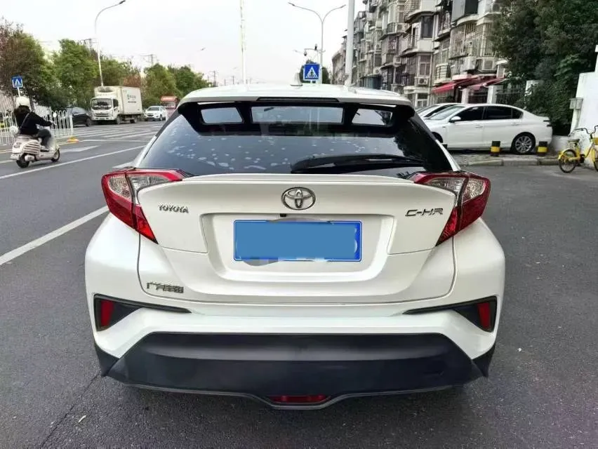 2018 Toyota C-HR 2.0L 171HP L4 CVT,autocango,china used car exporter,china ev exporter,chinese used car exporter,chinese used ev exporter