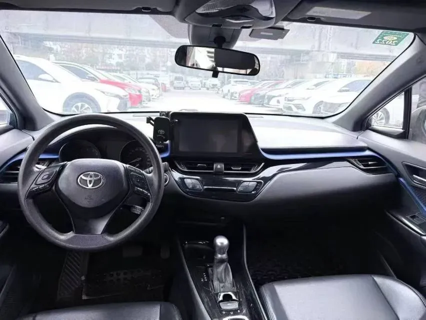 2018 Toyota C-HR 2.0L 171HP L4 CVT,autocango,china used car exporter,china ev exporter,chinese used car exporter,chinese used ev exporter
