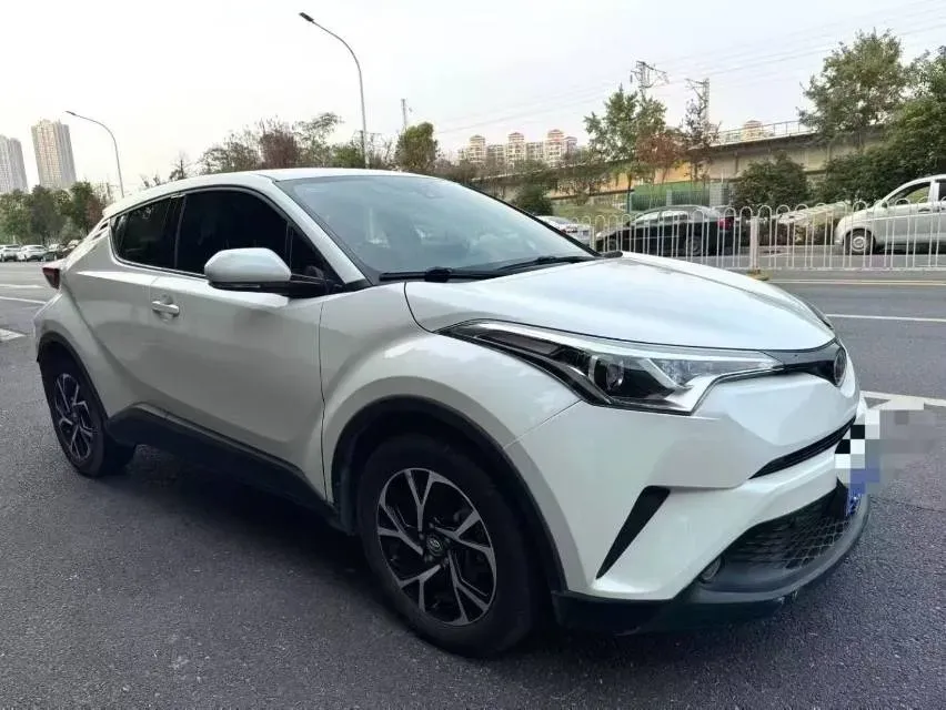 2018 Toyota C-HR 2.0L 171HP L4 CVT,autocango,china used car exporter,china ev exporter,chinese used car exporter,chinese used ev exporter