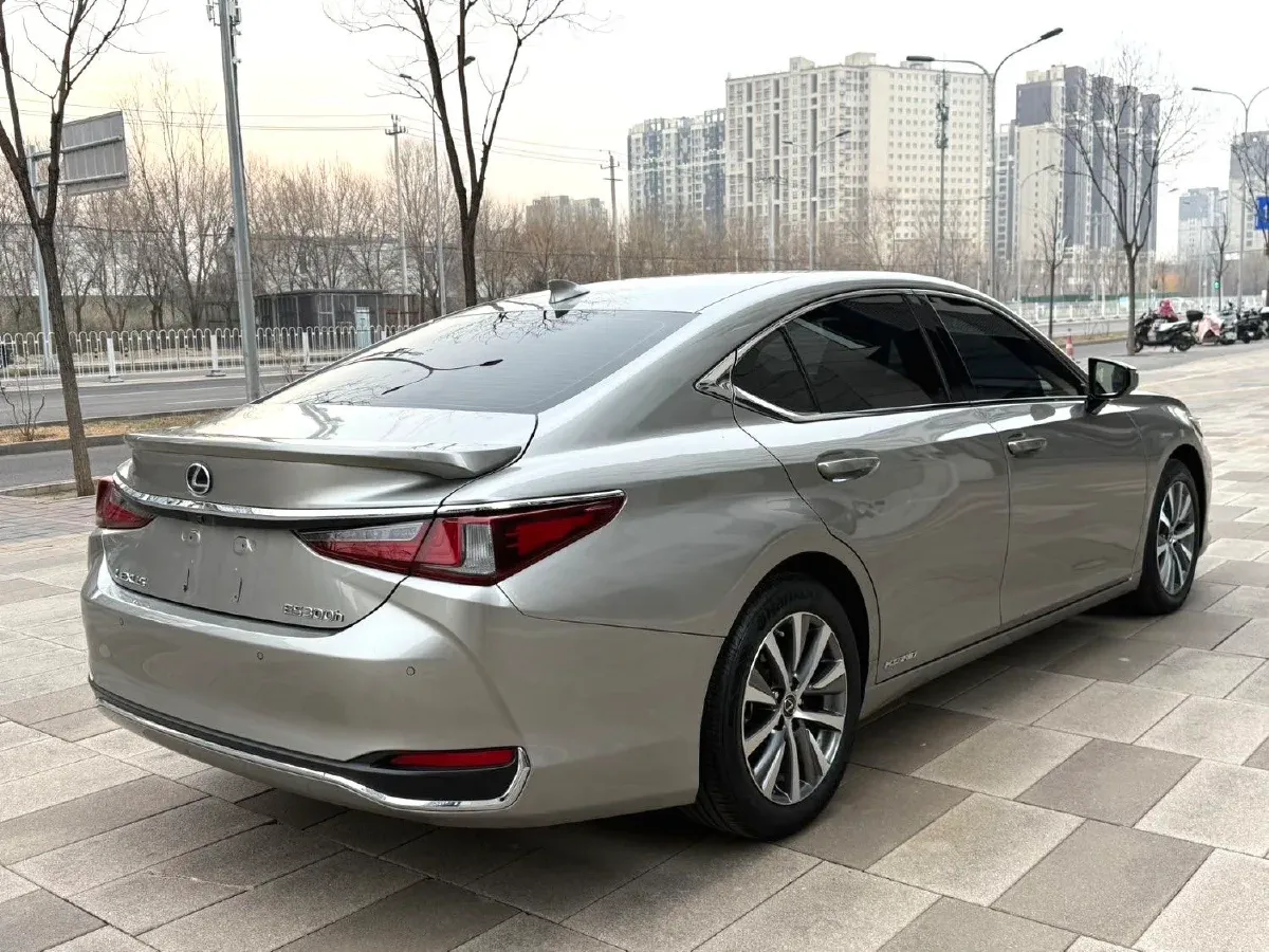 2020 Lexus ES 2.5L 178HP L4 E-CVT Hybrid,autocango,china used car exporter,china ev exporter,chinese used car exporter,chinese used ev exporter