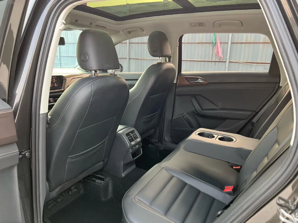 2021 Volkswagen Tharu 1.4T 150HP L4 7DCT,autocango,china used car exporter,china ev exporter,chinese used car exporter,chinese used ev exporter