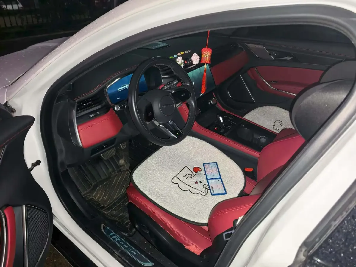 2021 Jaguar XFL 2.0T 250HP L4 8AT,autocango,china used car exporter,china ev exporter,chinese used car exporter,chinese used ev exporter