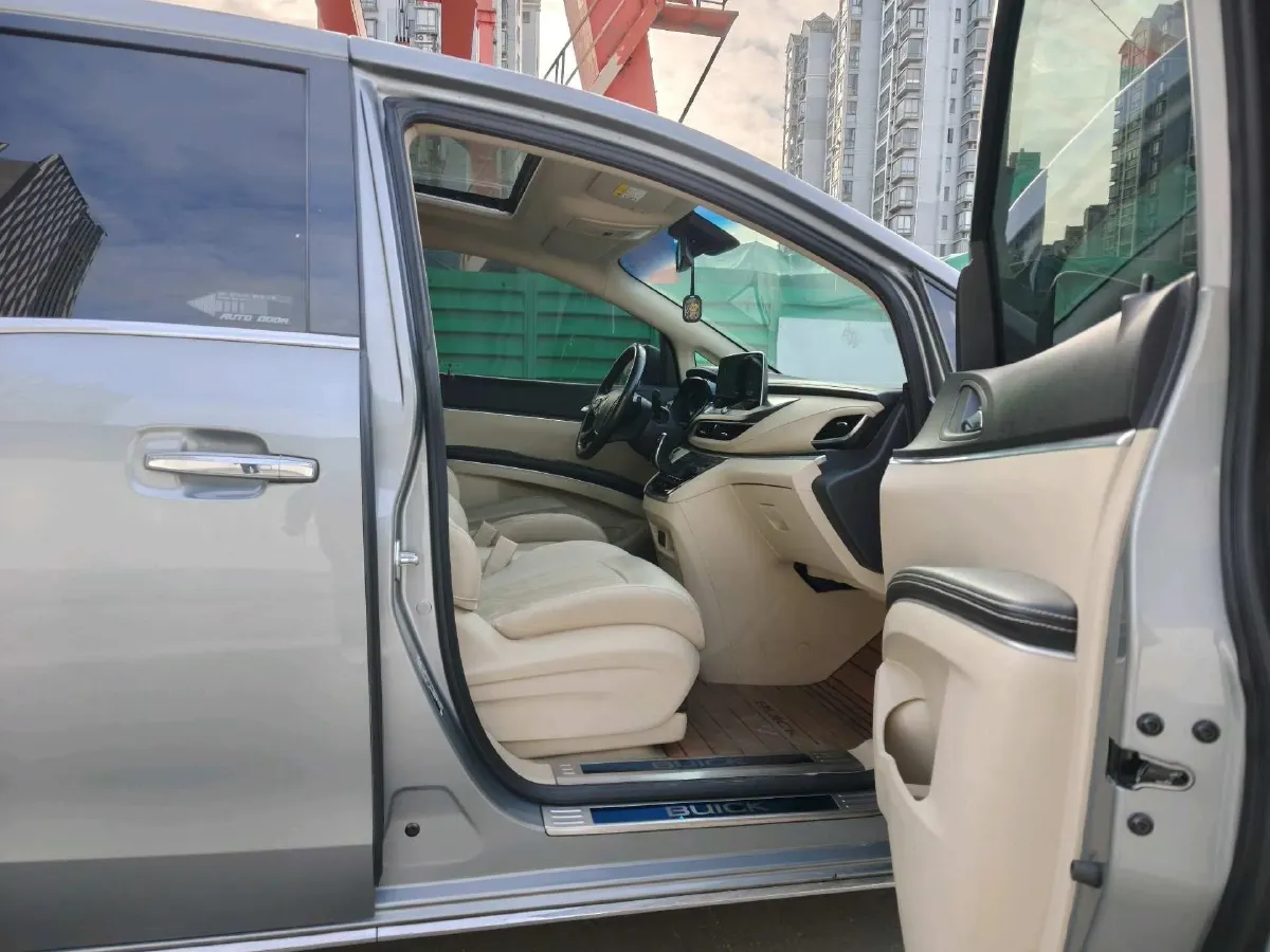 2023 Buick GL8 2.0T 237HP L4 9AT,autocango,china used car exporter,china ev exporter,chinese used car exporter,chinese used ev exporter