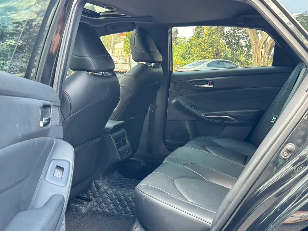 2022 Toyota Avalon 2.5L 209HP L4 8AT,autocango,china used car exporter,china ev exporter,chinese used car exporter,chinese used ev exporter