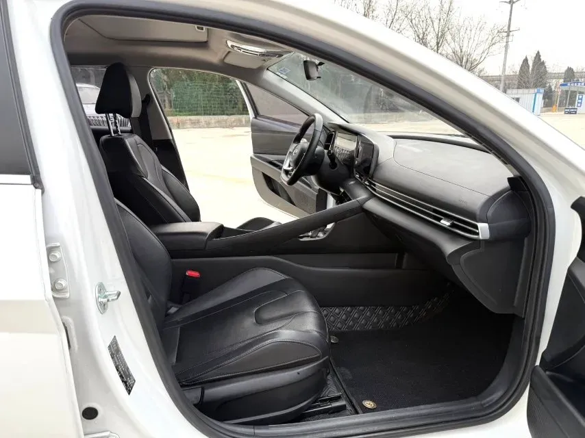 2022 Hyundai Elantra 1.5L 115HP L4 CVT,autocango,china used car exporter,china ev exporter,chinese used car exporter,chinese used ev exporter