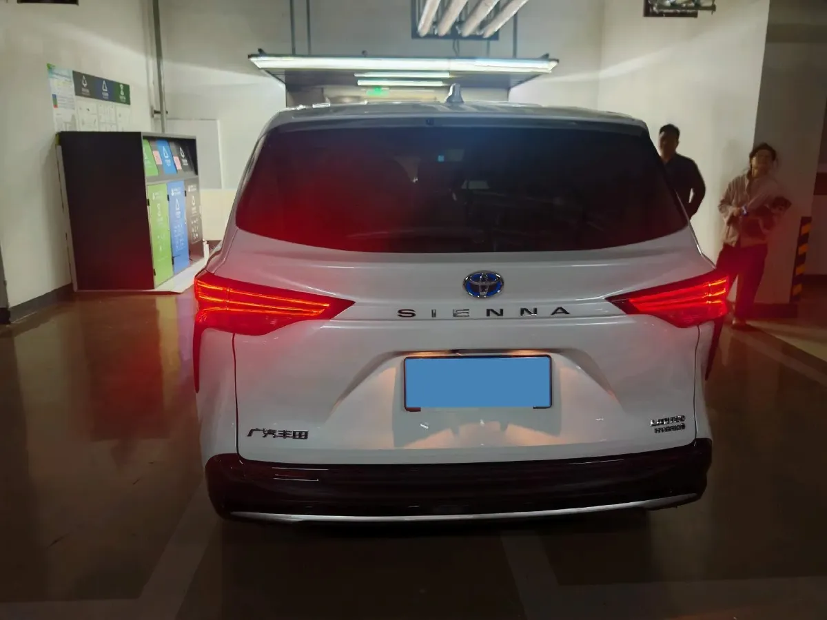 2023 Toyota Sienna 2.5L 189HP L4 E-CVT Hybrid,autocango,china used car exporter,china ev exporter,chinese used car exporter,chinese used ev exporter