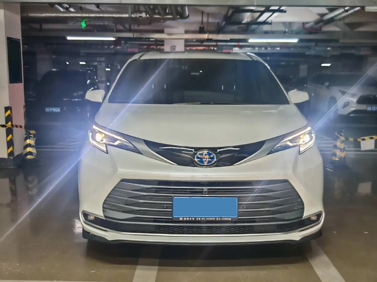 2023 Toyota Sienna 2.5L 189HP L4 E-CVT Hybrid,autocango,china used car exporter,china ev exporter,chinese used car exporter,chinese used ev exporter