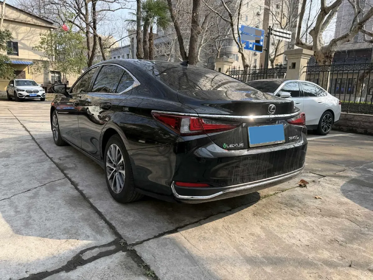 2024 Lexus ES 2.0L 173HP L4 CVT,autocango,china used car exporter,china ev exporter,chinese used car exporter,chinese used ev exporter