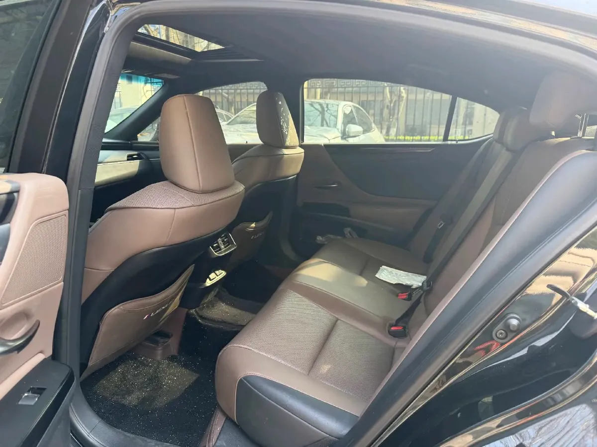 2024 Lexus ES 2.0L 173HP L4 CVT,autocango,china used car exporter,china ev exporter,chinese used car exporter,chinese used ev exporter