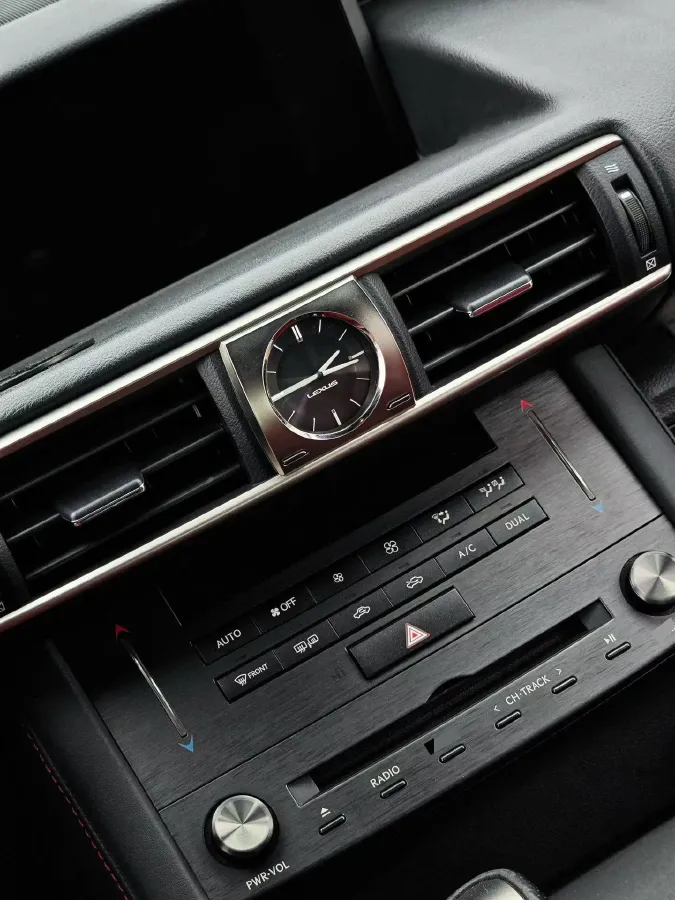 2017 Lexus IS 2.0T 245HP L4 8AT,autocango,china used car exporter,china ev exporter,chinese used car exporter,chinese used ev exporter