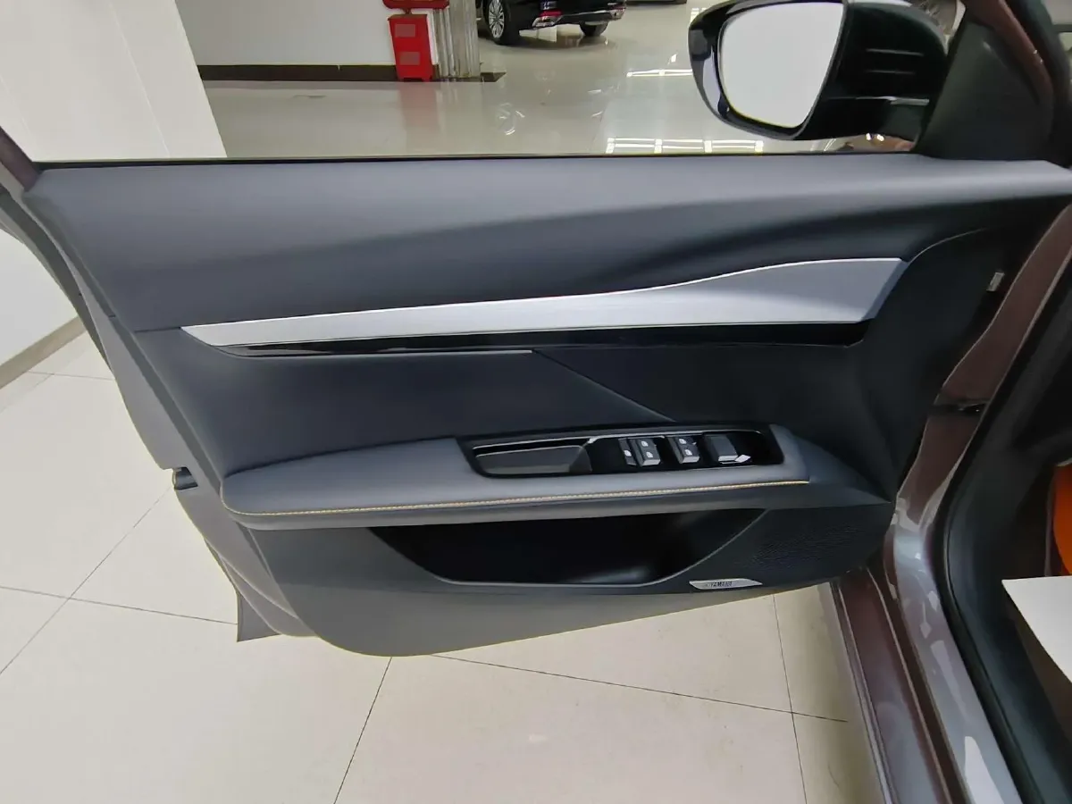 2022 MG 5 Scorpio 1.5T 181HP L4 7DCT,autocango,china used car exporter,china ev exporter,chinese used car exporter,chinese used ev exporter