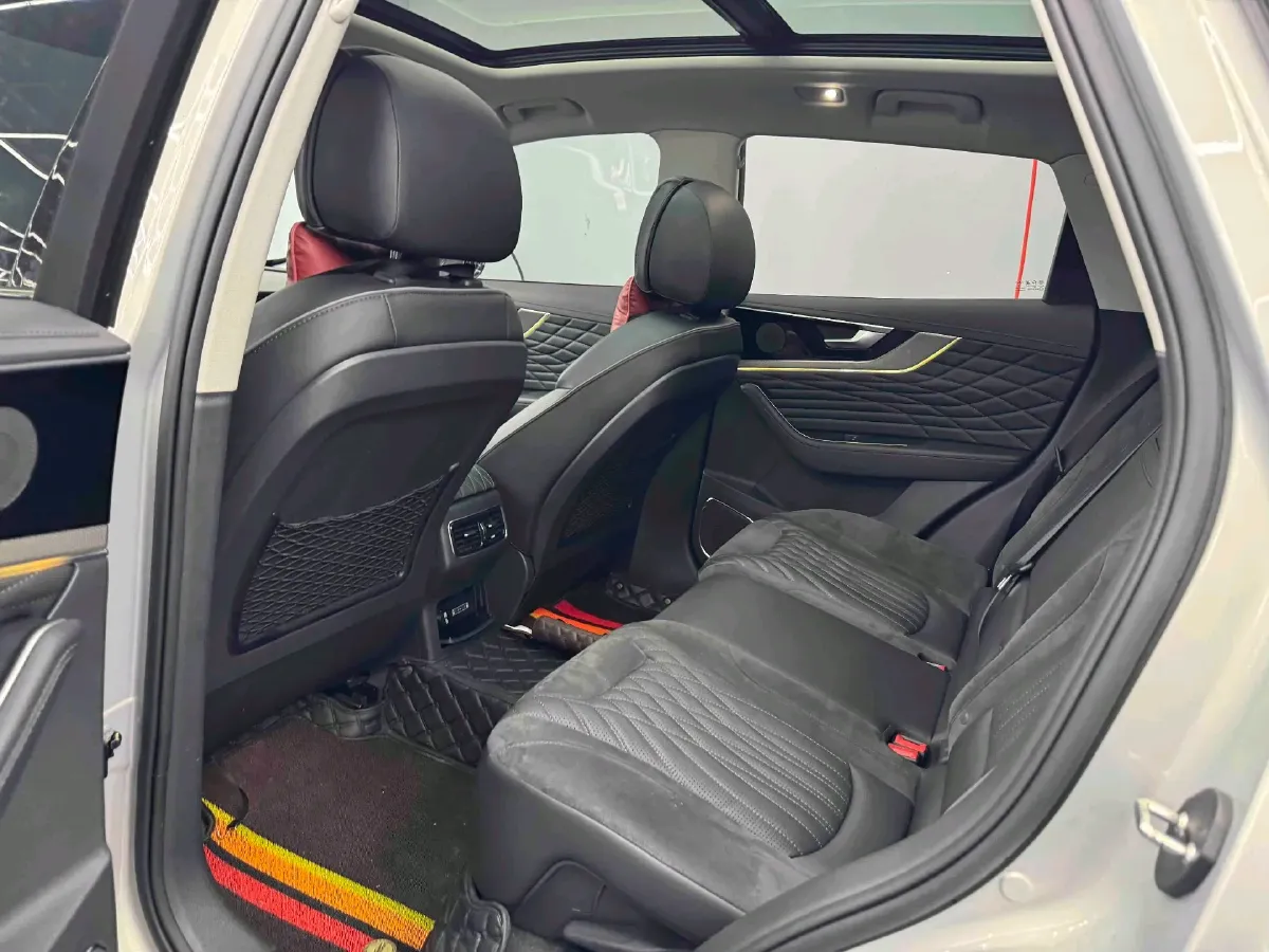 2022 HongQi HS5 2.0T 224HP L4 6AT,autocango,china used car exporter,china ev exporter,chinese used car exporter,chinese used ev exporter