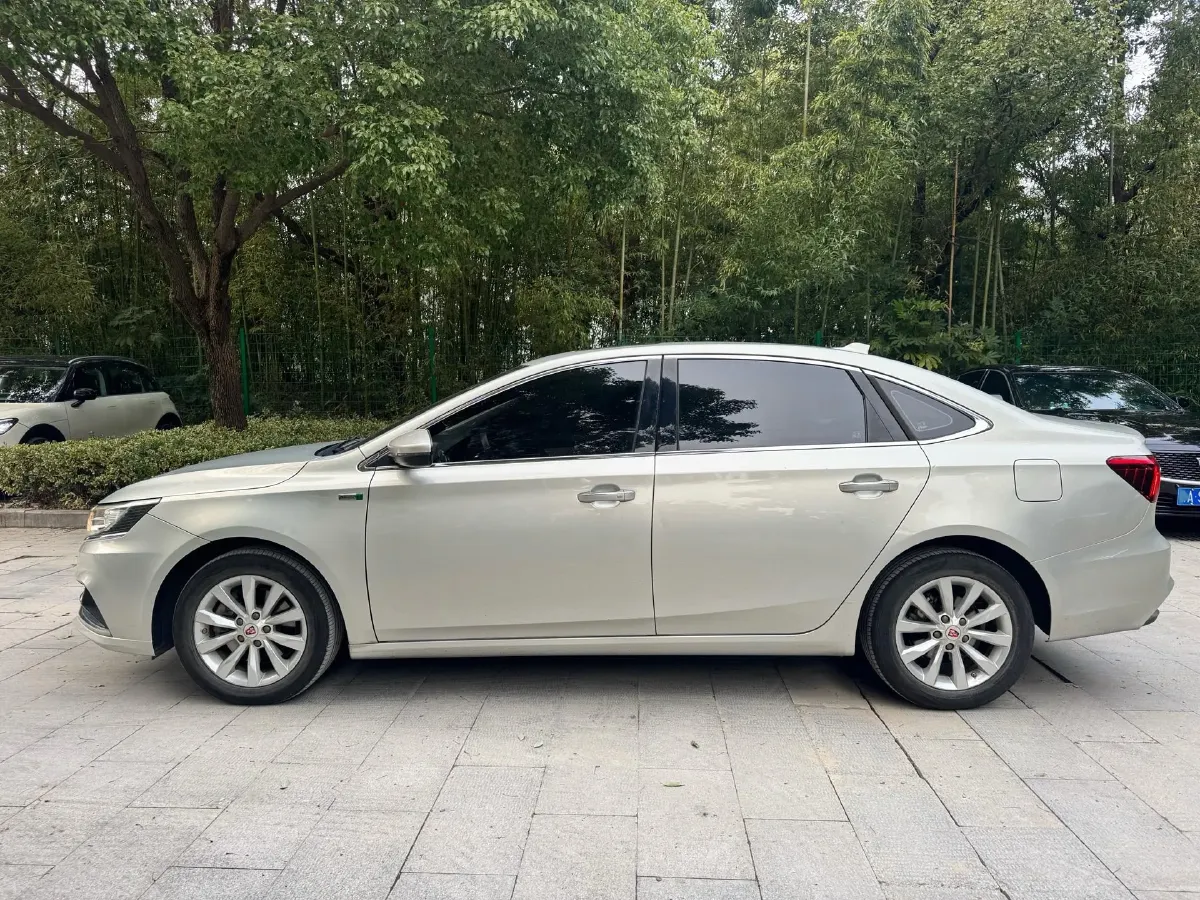2017 Roewe i6 1.0T 125HP L3 2AT PHEV,autocango,china used car exporter,china ev exporter,chinese used car exporter,chinese used ev exporter
