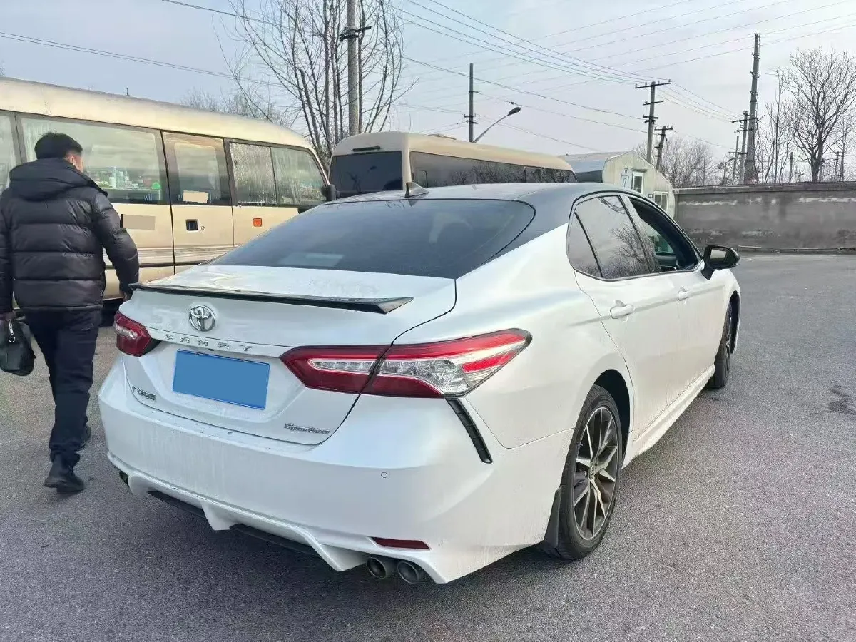 2021 Toyota Camry 2.5L 209HP L4 8AT,autocango,china used car exporter,china ev exporter,chinese used car exporter,chinese used ev exporter