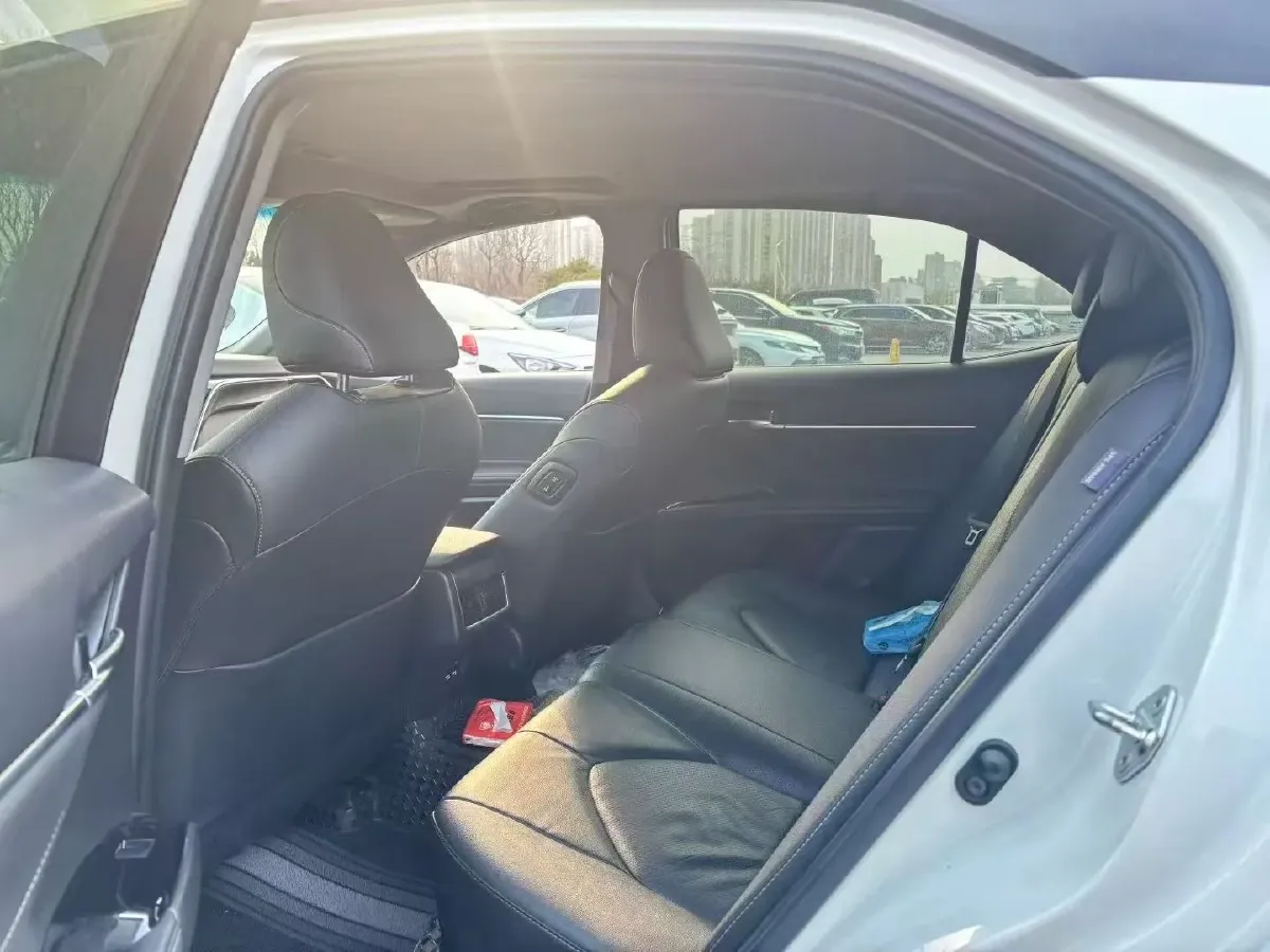 2021 Toyota Camry 2.5L 209HP L4 8AT,autocango,china used car exporter,china ev exporter,chinese used car exporter,chinese used ev exporter