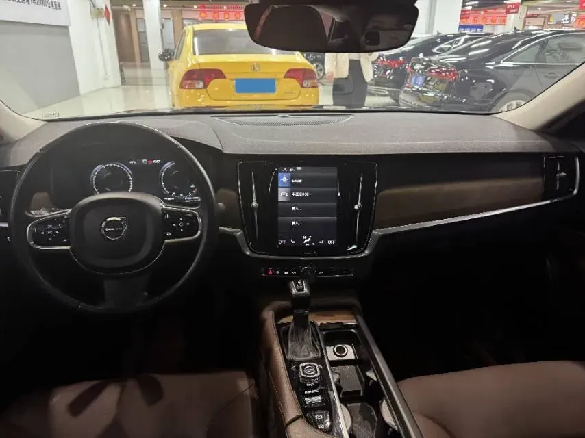 2020 Volvo S90 2.0T 254HP L4 8AT,autocango,china used car exporter,china ev exporter,chinese used car exporter,chinese used ev exporter