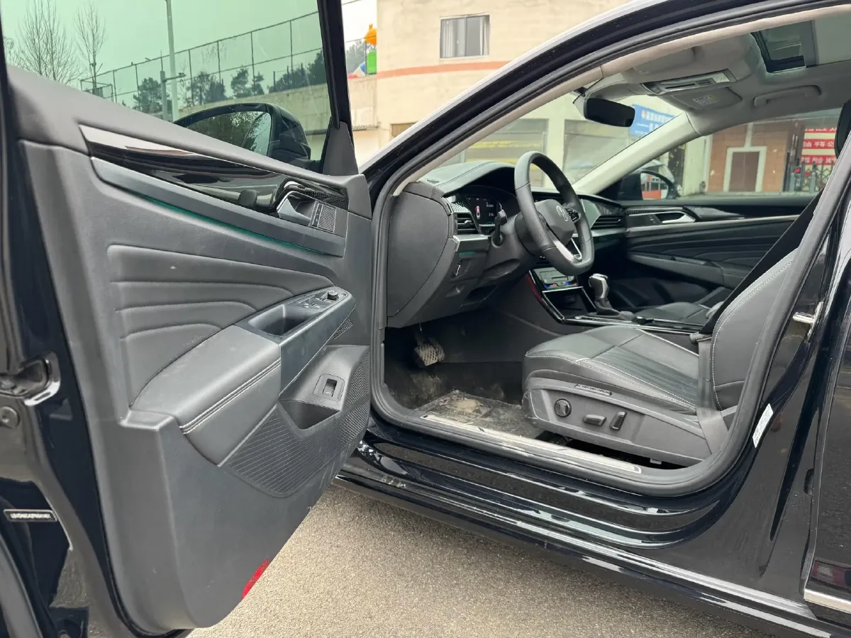 2023 Volkswagen Passat 2.0T 186HP L4 7DCT,autocango,china used car exporter,china ev exporter,chinese used car exporter,chinese used ev exporter