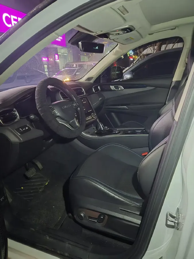 2018 Isuzu Mu-X 3.0T 177HP L4 6AT,autocango,china used car exporter,china ev exporter,chinese used car exporter,chinese used ev exporter