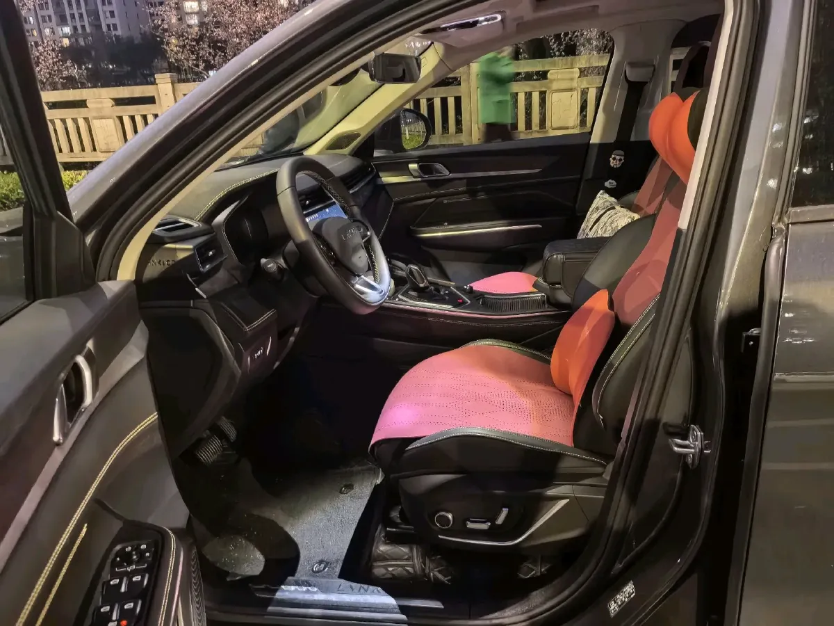 2023 MAXUS Interstellar 2.0T 261HP L4 8AT,autocango,china used car exporter,china ev exporter,chinese used car exporter,chinese used ev exporter