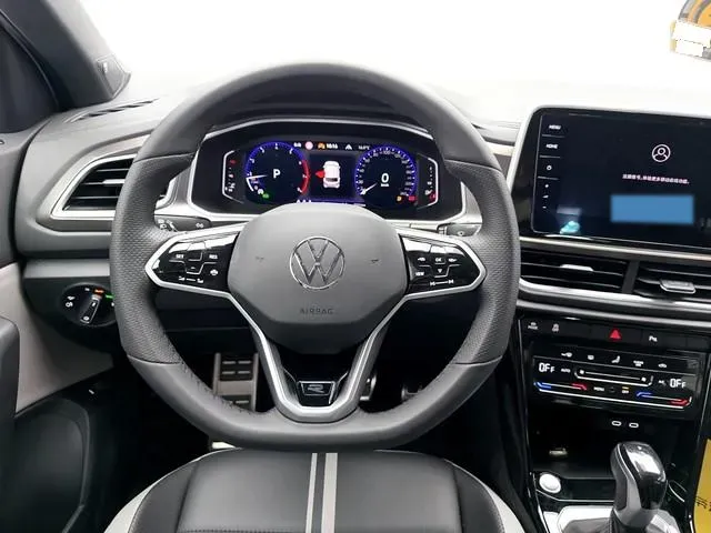 2025 Volkswagen T-Roc 1.5T 160HP L4 7DCT,autocango,china used car exporter,china ev exporter,chinese used car exporter,chinese used ev exporter