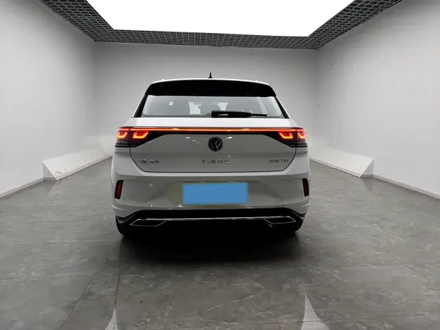 2025 Volkswagen T-Roc 1.5T 160HP L4 7DCT,autocango,china used car exporter,china ev exporter,chinese used car exporter,chinese used ev exporter