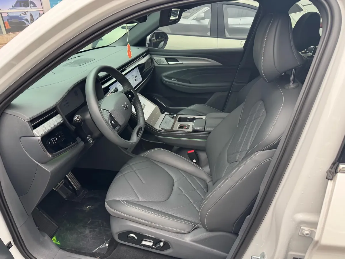 2025 ARCFOX αT6 BEV,autocango,china used car exporter,china ev exporter,chinese used car exporter,chinese used ev exporter