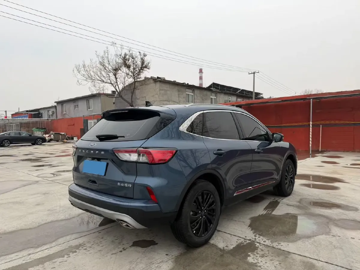 2020 Ford Escape 2.0T 248HP L4 8AT,autocango,china used car exporter,china ev exporter,chinese used car exporter,chinese used ev exporter