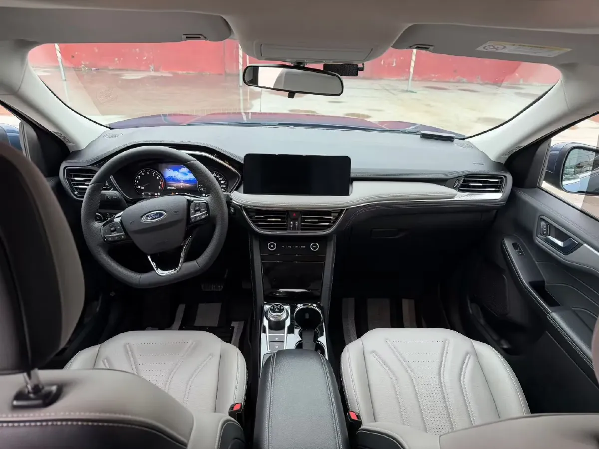 2020 Ford Escape 2.0T 248HP L4 8AT,autocango,china used car exporter,china ev exporter,chinese used car exporter,chinese used ev exporter