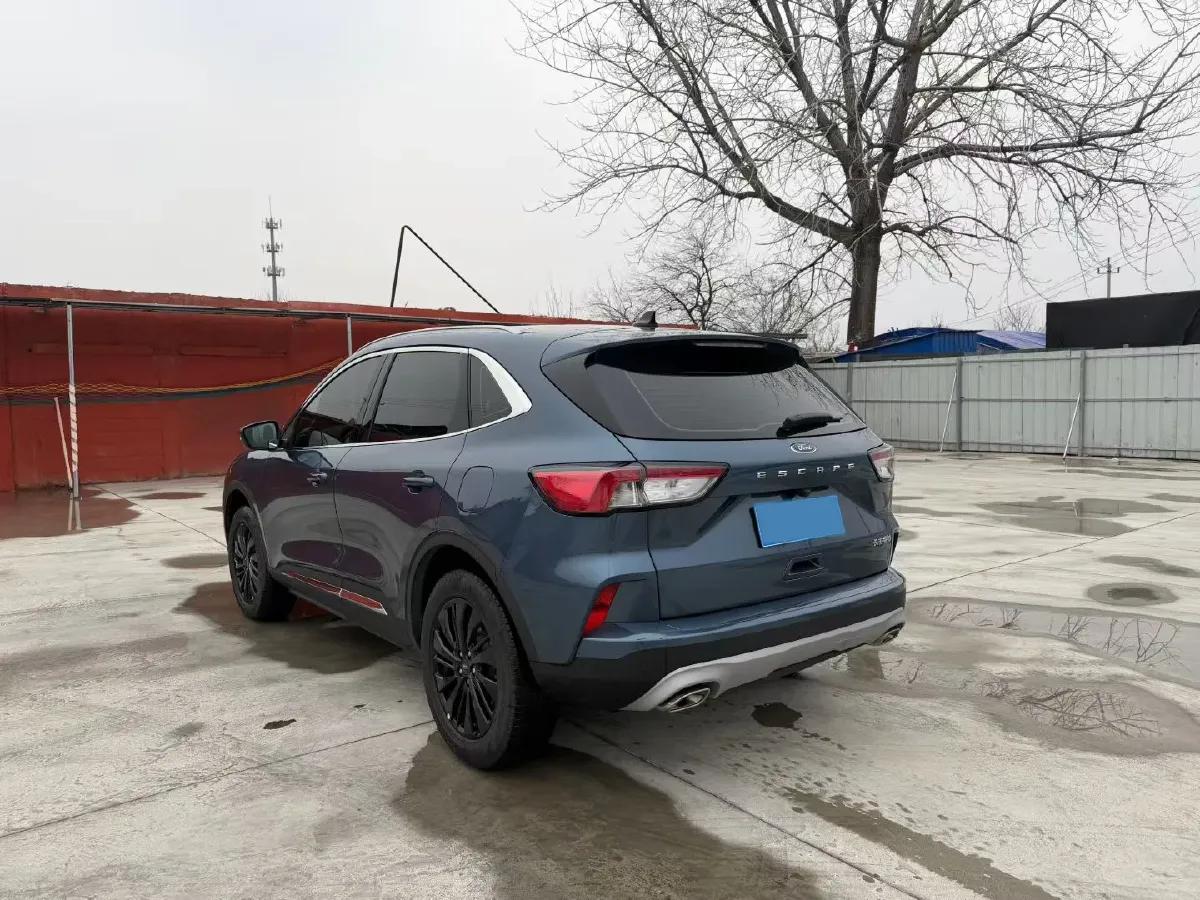 2020 Ford Escape 2.0T 248HP L4 8AT,autocango,china used car exporter,china ev exporter,chinese used car exporter,chinese used ev exporter