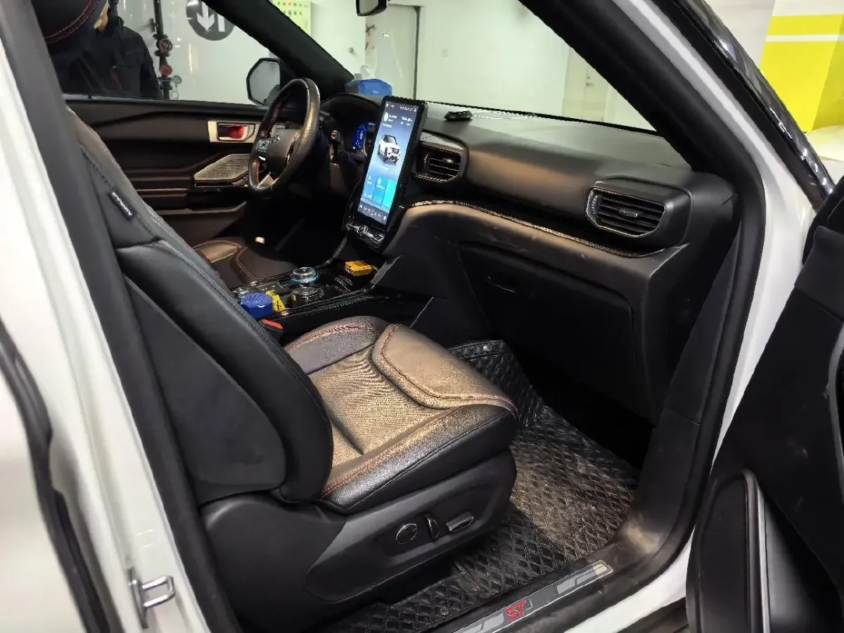 2020 Ford Explorer 2.3T 276HP L4 10AT,autocango,china used car exporter,china ev exporter,chinese used car exporter,chinese used ev exporter