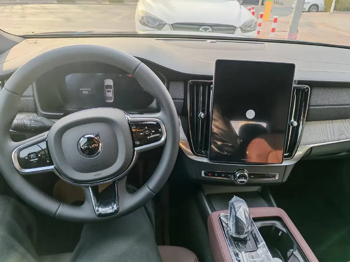 2026 Volvo S90 2.0T 250HP L4 8AT,autocango,china used car exporter,china ev exporter,chinese used car exporter,chinese used ev exporter