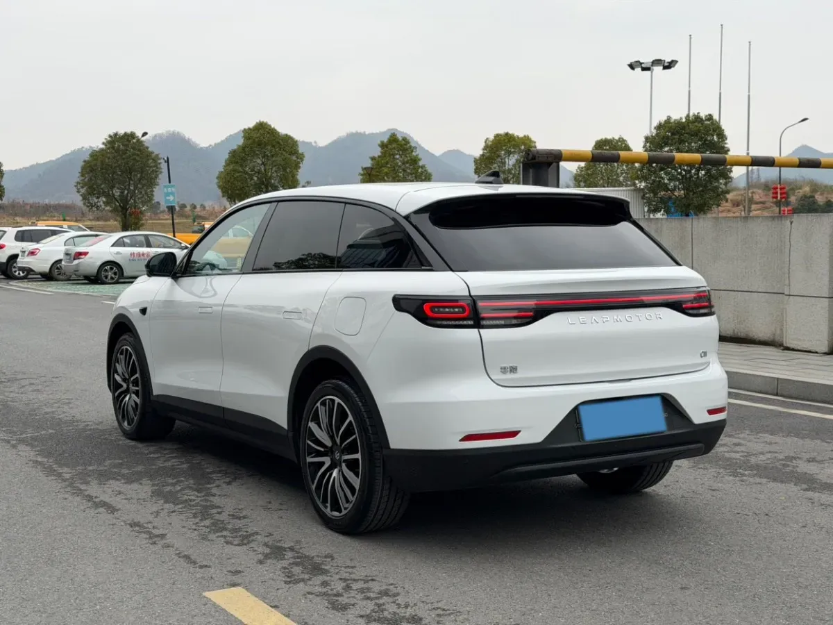 2024 Leapmotor C11 1.5L 95HP L4 REEV 30.1KWH,autocango,china used car exporter,china ev exporter,chinese used car exporter,chinese used ev exporter