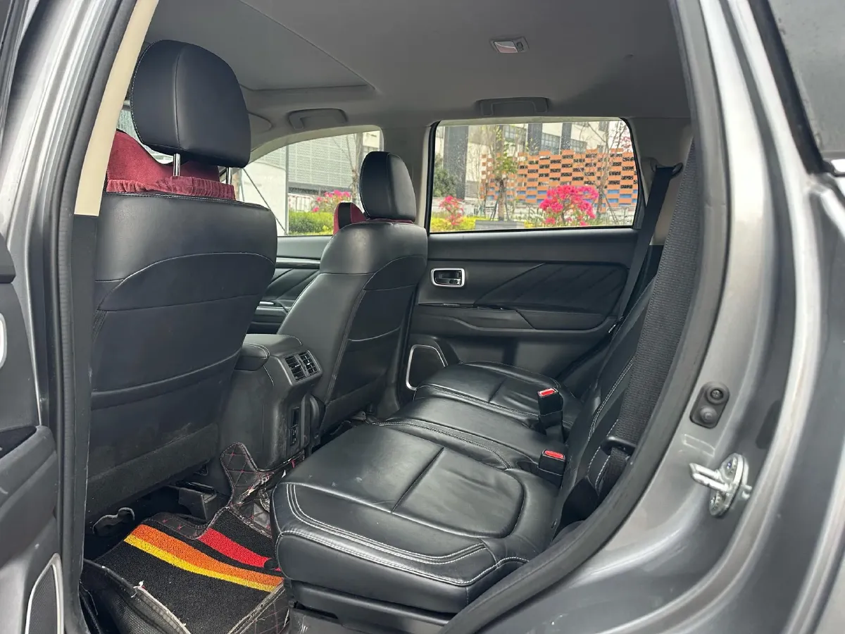 2020 Mitsubishi Outlander 2.0L 166HP L4 CVT,autocango,china used car exporter,china ev exporter,chinese used car exporter,chinese used ev exporter