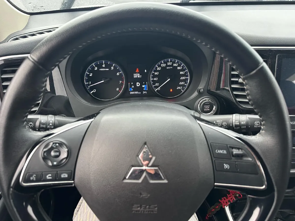 2020 Mitsubishi Outlander 2.0L 166HP L4 CVT,autocango,china used car exporter,china ev exporter,chinese used car exporter,chinese used ev exporter