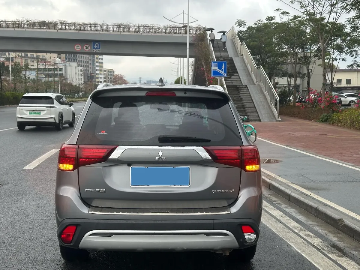 2020 Mitsubishi Outlander 2.0L 166HP L4 CVT,autocango,china used car exporter,china ev exporter,chinese used car exporter,chinese used ev exporter