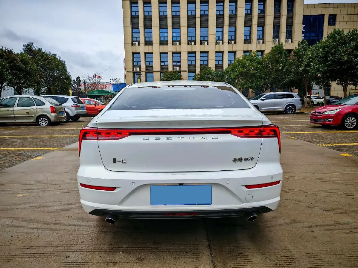 2025 Bestune B70 1.5T 169HP L4 7DCT,autocango,china used car exporter,china ev exporter,chinese used car exporter,chinese used ev exporter