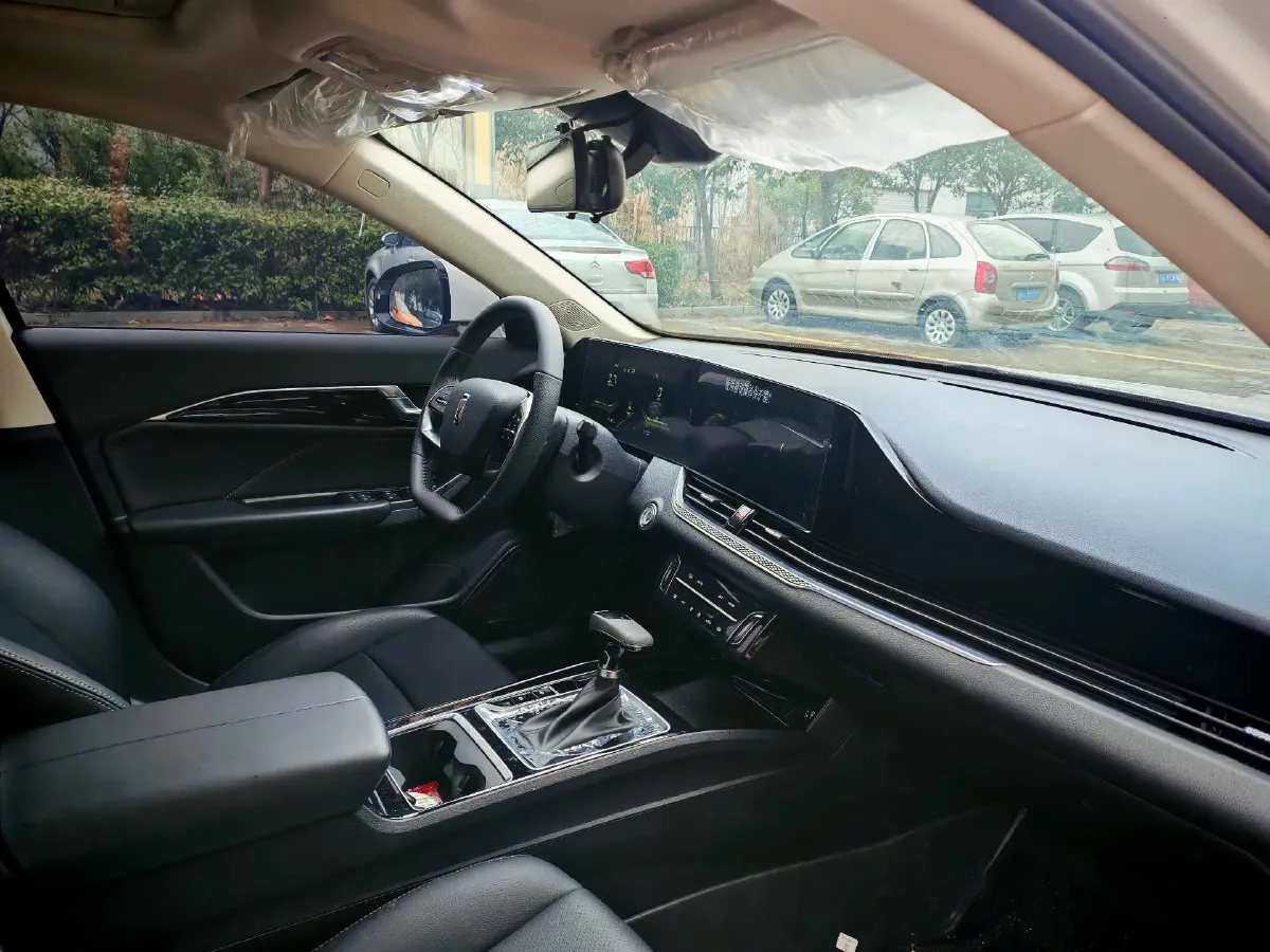 2025 Bestune B70 1.5T 169HP L4 7DCT,autocango,china used car exporter,china ev exporter,chinese used car exporter,chinese used ev exporter