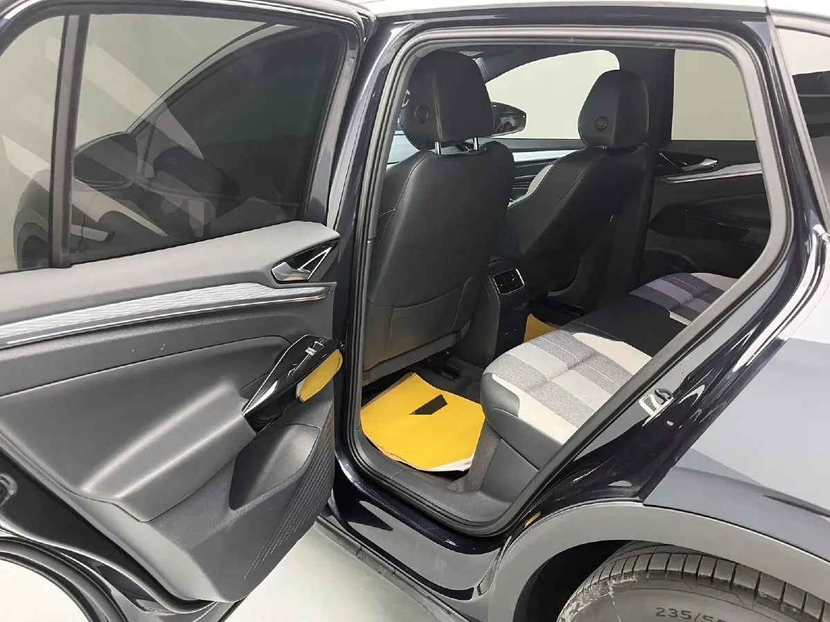 2024 Volkswagen ID.4 Crozz BEV 55.7KWH,autocango,china used car exporter,china ev exporter,chinese used car exporter,chinese used ev exporter