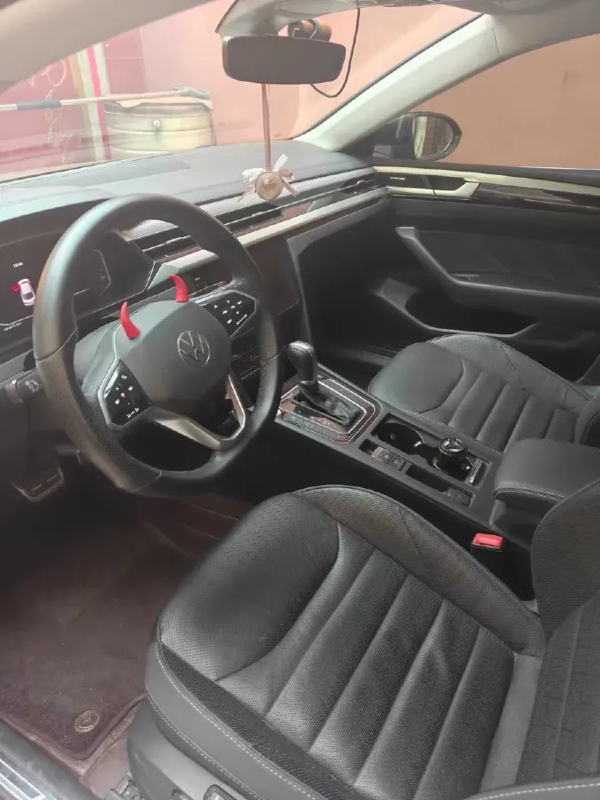 2021 Volkswagen CC 2.0T 220HP L4 7DCT,autocango,china used car exporter,china ev exporter,chinese used car exporter,chinese used ev exporter