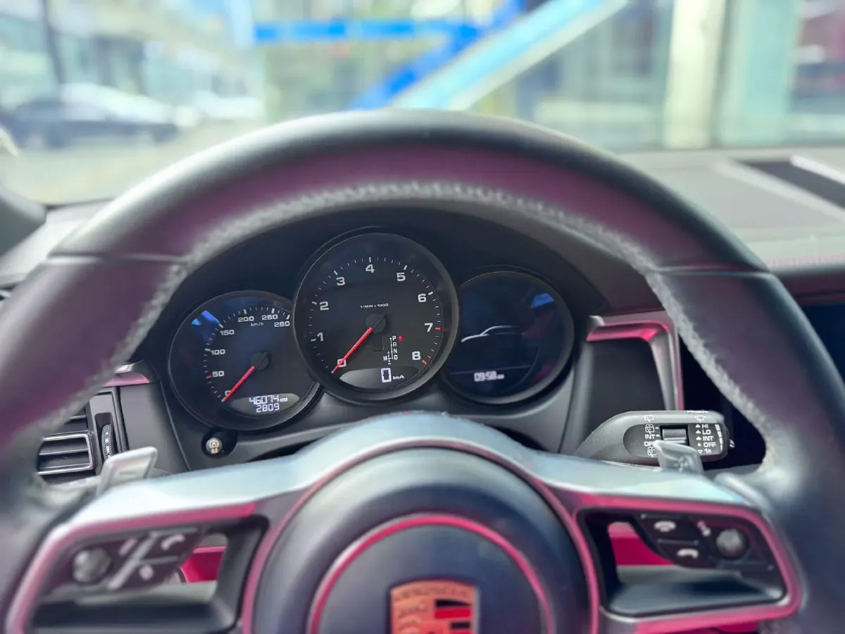 2018 Porsche Macan 2.0T 252HP L4 7DCT,autocango,china used car exporter,china ev exporter,chinese used car exporter,chinese used ev exporter