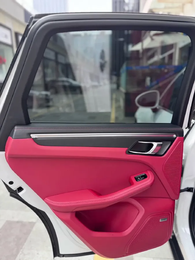 2018 Porsche Macan 2.0T 252HP L4 7DCT,autocango,china used car exporter,china ev exporter,chinese used car exporter,chinese used ev exporter