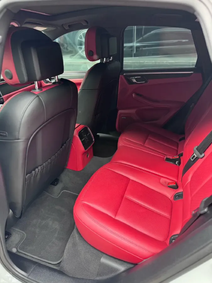 2018 Porsche Macan 2.0T 252HP L4 7DCT,autocango,china used car exporter,china ev exporter,chinese used car exporter,chinese used ev exporter