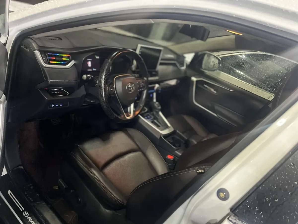 2021 Toyota RAV4 2.0L 171HP L4 CVT,autocango,china used car exporter,china ev exporter,chinese used car exporter,chinese used ev exporter